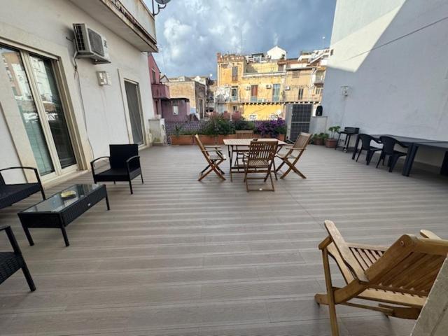 Suite Con Terrazza In Centro Storico Catania Luaran gambar