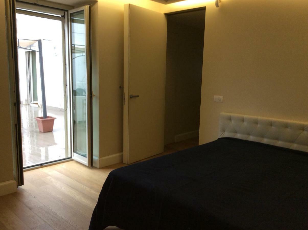 Suite Con Terrazza In Centro Storico Catania Luaran gambar