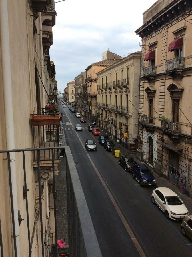Suite Con Terrazza In Centro Storico Catania Luaran gambar