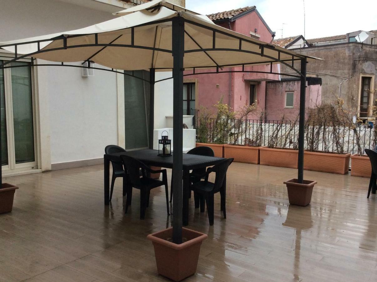 Suite Con Terrazza In Centro Storico Catania Luaran gambar