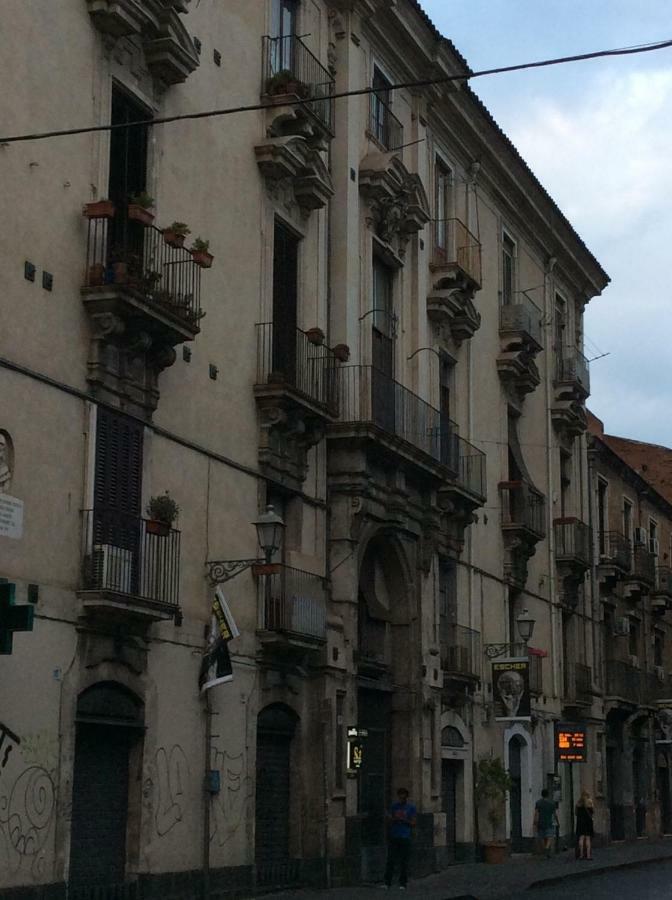 Suite Con Terrazza In Centro Storico Catania Luaran gambar