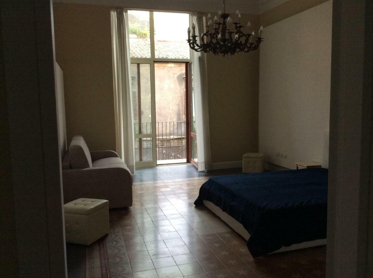Suite Con Terrazza In Centro Storico Catania Luaran gambar