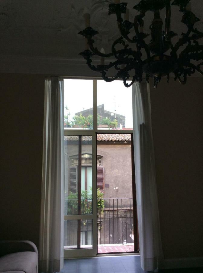 Suite Con Terrazza In Centro Storico Catania Luaran gambar