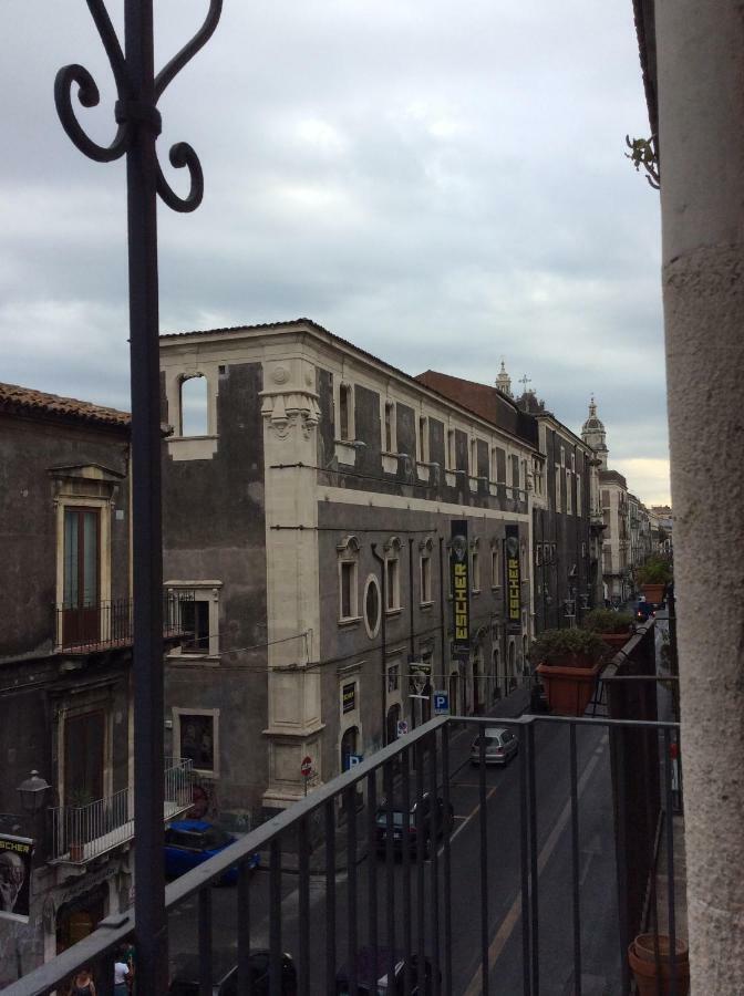 Suite Con Terrazza In Centro Storico Catania Luaran gambar